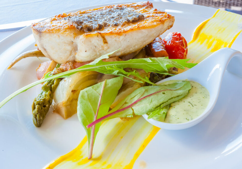 Pavé De Poisson Sur Lit De Légumes
